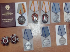 В Волжском на почте поймали большого коллекционера госнаград 