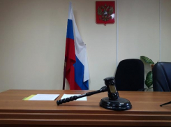 Главу поселения за контракты с дочерью привлекли к суду в Ленинском районе 