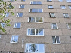 Пьяный волжанин разбился, упав с пятого этажа 