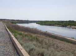 В Волжском раньше срока закончили укреплять берег в Металлурге