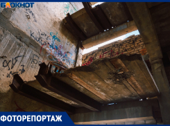 Граффити, мусор и кирпичи - все, что нужно знать о заброшенном долгострое