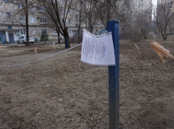  В Волжском сносят незаконные ограждения: адреса