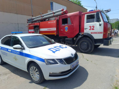 Три профилактических мероприятия для детей провели сотрудники ГАИ и МЧС Волжского в первые дни лета