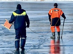 В Волжском бдительность спасателей предотвратила возможную трагедию на льду
