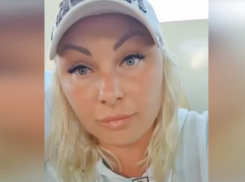 «Она в маму мою харкала»: волгоградка рассказала свою версию драки с блогером