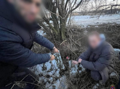 Молодой учитель и его родственник попались на «закладке» мефедрона в Волгограде