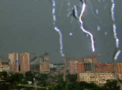 Волжан предупреждают о грозах и ливнях