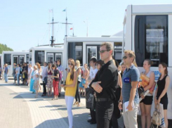 Власти Волжского пообещали, что автобусы на День города будут ходить до 11-ти вечера