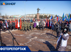 В Волжском прошел автопробег и митинг-концерт в честь 8-летния воссоединения Крыма и России