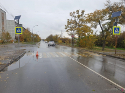 В Волжском автоледи сбила на пешеходном переходе мужчину