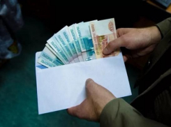 Бывший замглавы администрации поселка Средняя Ахтуба Соколов заказал коттедж за свою подпись