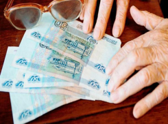 Волжским ветеранам Великой Отечественной войны пообещали выплатить прибавку к пенсии