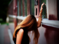 Волгоградка сбежала из дома, бросив двух малышей