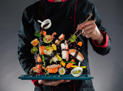 «Калифорния с лососем» или горячий сет в подарок: порадуйте себя вкусными роллами