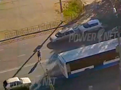 Женщина с ребенком стали причиной ДТП в Волжском