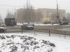Волжский атаковал снегопад