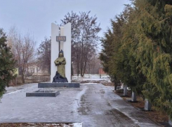 В Средней Ахтубе подрядчик украл миллион на ремонте братской могилы