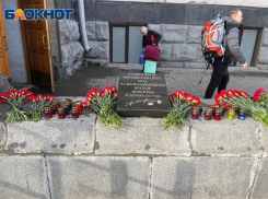 Волжане с горечью вспоминают 9-летний теракт на железнодорожном вокзале Волгограда