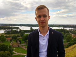 Бабкина приглашала меня к себе работать, - артист из Волжского