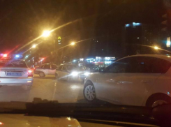 Четыре наряда полиции выехали на вызов о перестрелке из окон авто в Волжском