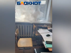 В Волжском смартфон загорелся в руках школьника: ВИДЕО