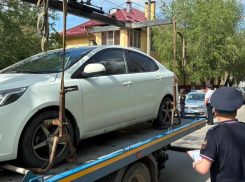 Иномарку волжанина, по вине которого погиб заказчик ремонта, продадут за долги перед вдовой