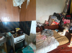 В Волгограде дети голодали из-за любви к алкоголю своей матери