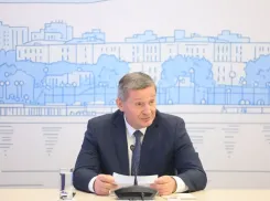 Бочаров признал проблемы с бензином и связью в Волгоградской области