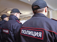 Инсценировав cсору, вор вытащил из машины жертвы все деньги в Волжском