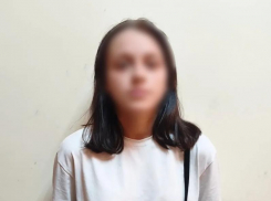 В Волжском задержали студентку, которая «сдала» мошенникам свои карты за 6000 рублей