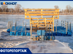 Все готово для Крещения: как в Волжском обустроили городской пляж к празднику