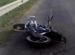 Водитель скутера покалечил ребенка и сбежал с места ДТП в Волжском