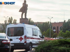 Молодые водители разбились на перекрестке в Волжском: есть раненые