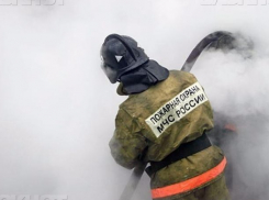 Около получаса спасатели тушили кровлю бани в Среднеахтубинском районе