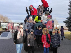 Школьники из Волжского стали участниками военно-патриотической программы «Дороги победы»