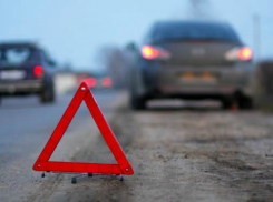 В Волжском на одном перекрестке произошло сразу две аварии
