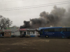 Автомобиль вспыхнул в промзоне Волжского