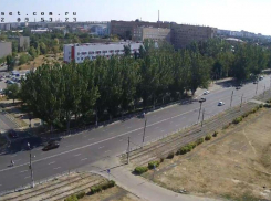 В Волжском администрация не обустроила пешеход в установленные сроки