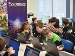 «Кибербезопасный мир»: «Ростелеком» в Волгограде провел лекции и мастер-классы для школьников