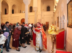 Бочаров отстоял пасхальную службу в Серафимовиче 