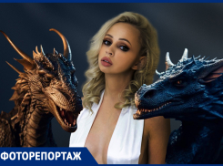 Мать драконов, волжская версия: Ксения Стародумова поздравляет с Новым годом читателей (18+) 