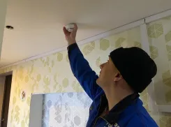 Все для безопасности многодетных семей: пожарная сигнализация в квартирах волжан.