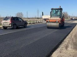 В Волжском наполовину завершили ремонт на улице Логинова