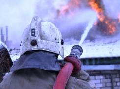 Минувшей ночью в СНТ Волжского тушили два пожара