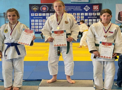 На областном первенстве по дзюдо волжане завоевали медали