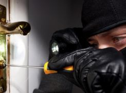 Волжский взломщик проник в офис и похитил компьютерную технику