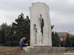 В Волжском приступили к установке памятника «Матерям и детям военного Сталинграда»