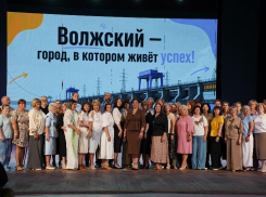 В Волжском обсудили главные задачи нового учебного года