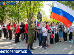 «Чтобы помнили героев»: Волжский объединил юных патриотов со всей России на форуме, посвященном 80-летию Победы