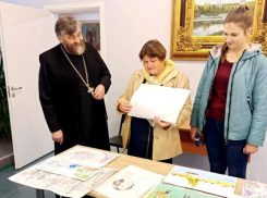 В Волжском подвели итоги отборочного этапа конкурса детского творчества